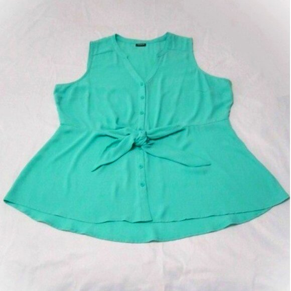 Tunic Button Front Sleveless Plus Size - Picture 1 of 3